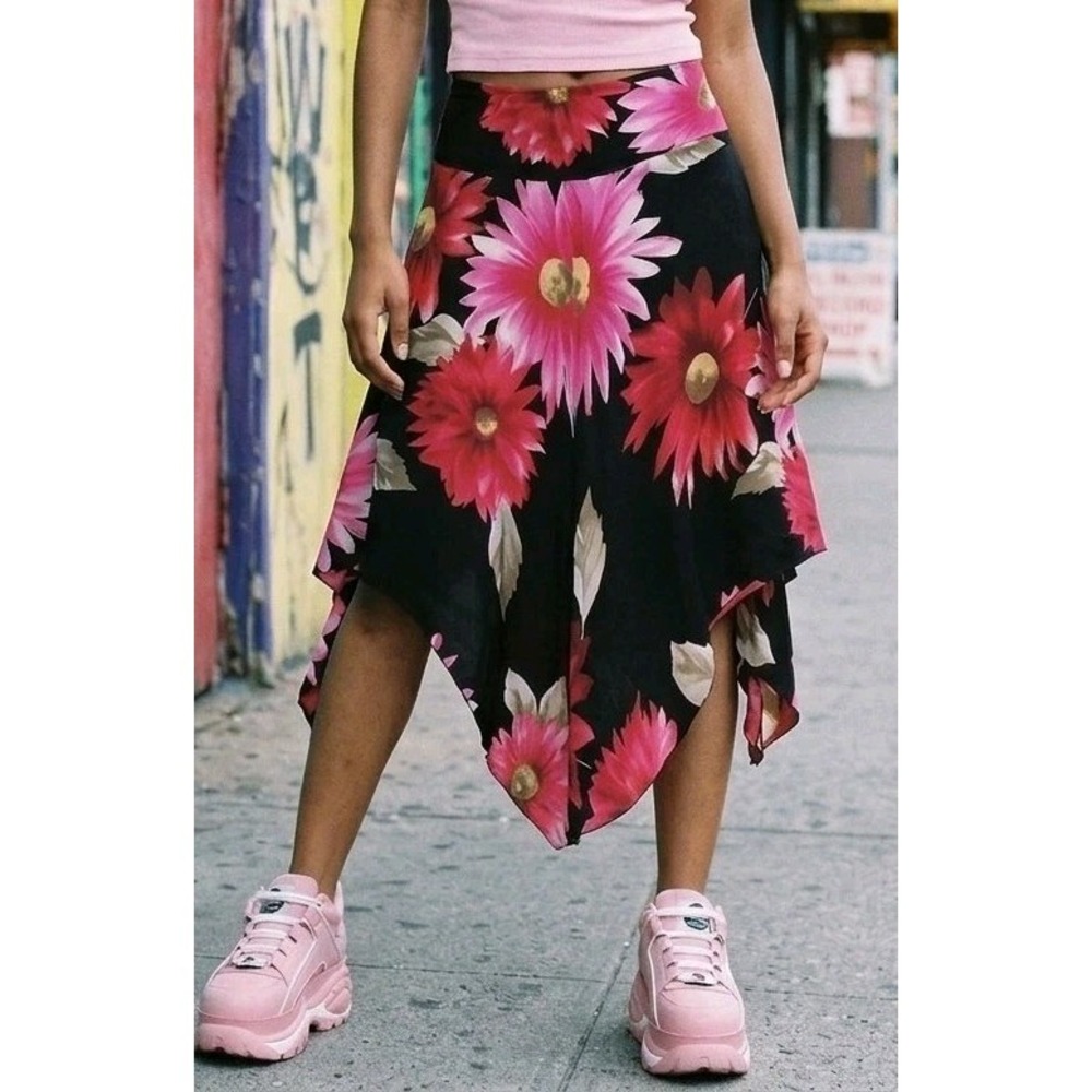 Vtg 100% Silk Floral Handkerchief Hem Skirt Nygard Collection Sz 8 Y2K 90s style